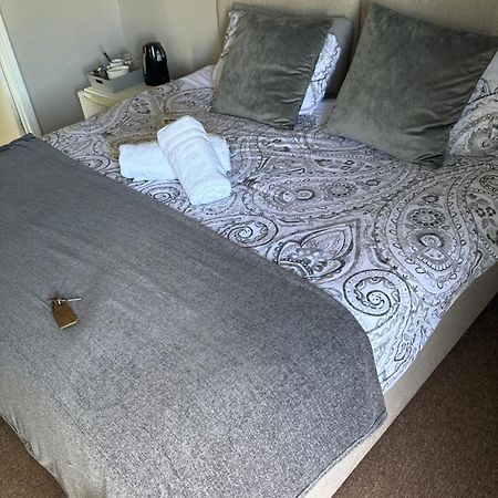 Hotel The Red Lion Great Offley Extérieur photo